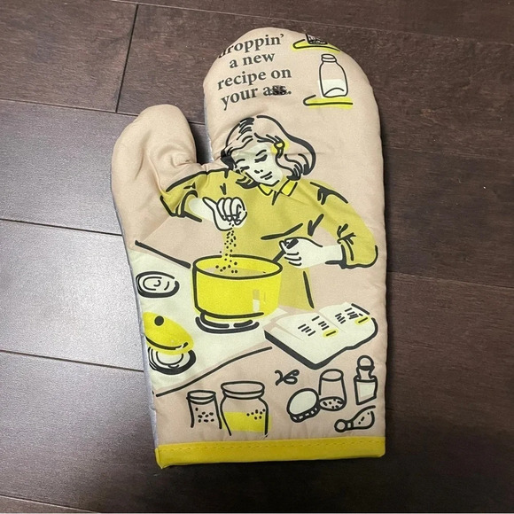 Vintage looking oven mitt  and pot holder (swear crossed out in photo) - Picture 2 of 5